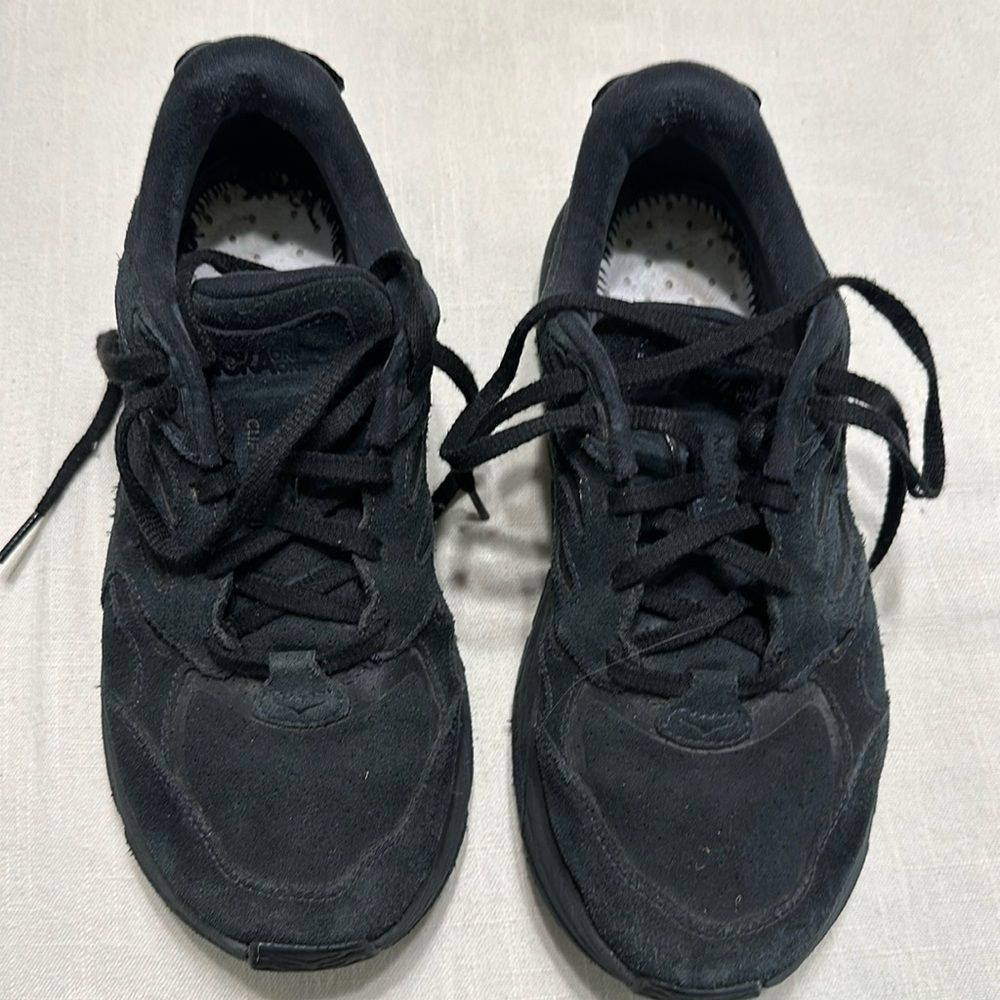 Hoka clifton sz 9 blk suede